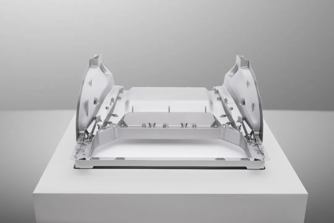 汽車行業(yè)已經(jīng)開始卷鎖模力的噸位