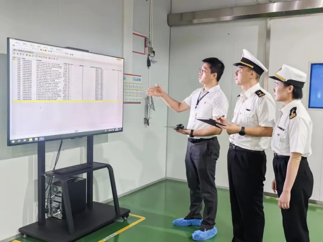 深圳海關關員調研ERP對接企業，助力加工貿易企業降本增效